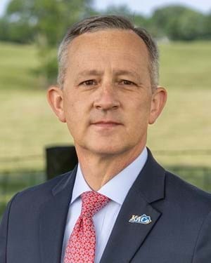 Official portrait of Jim Henderson. 