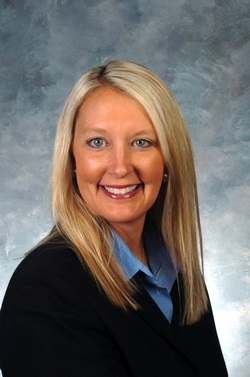 Official portrait of Senator Julie Raque Adams. 